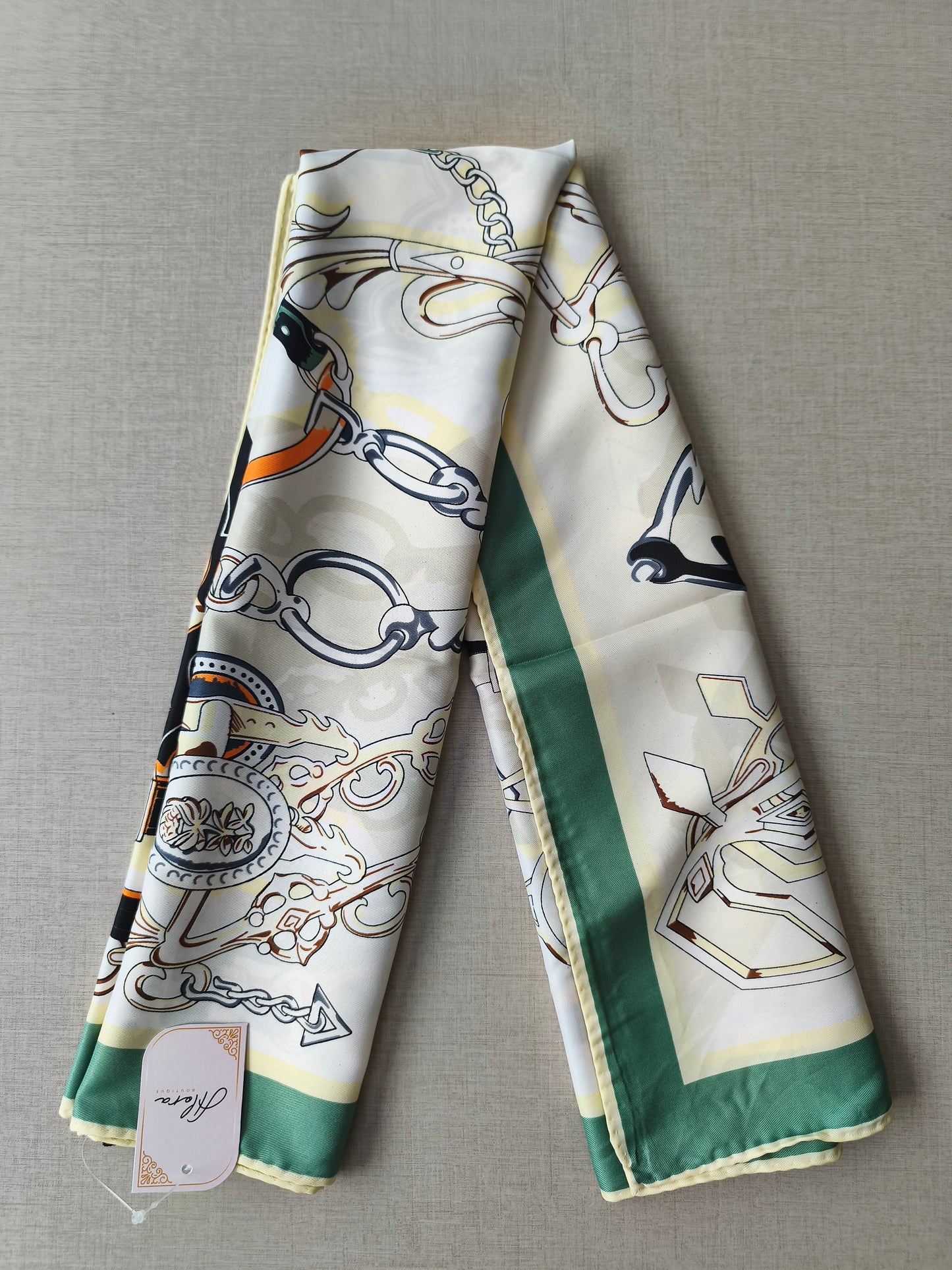 SCARF F1002