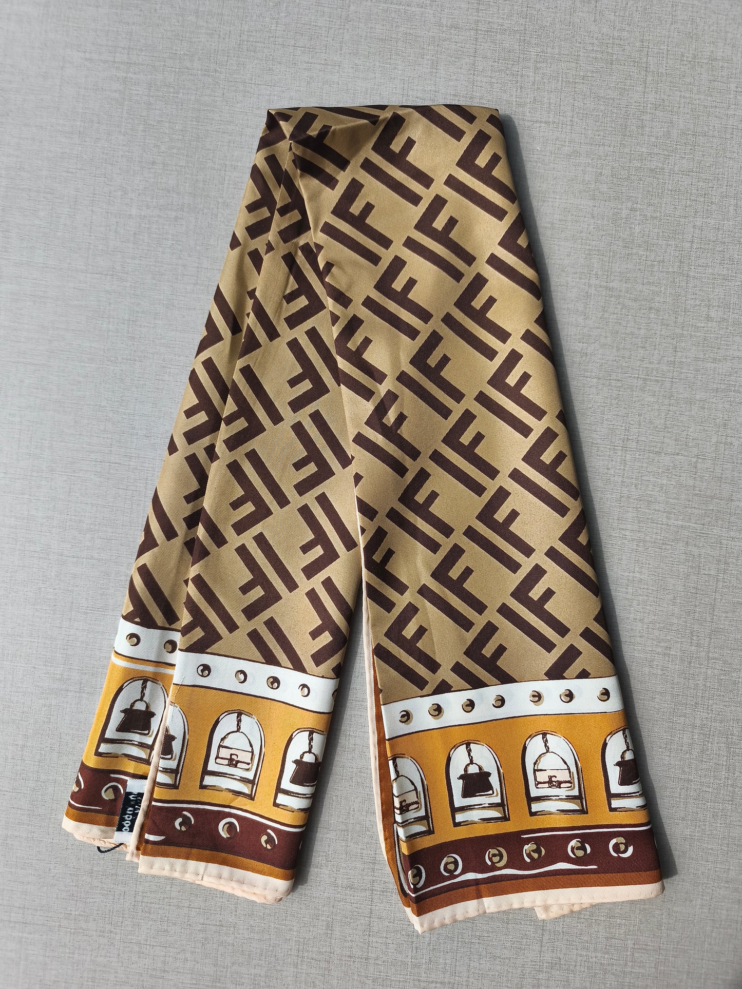 SCARF F1002