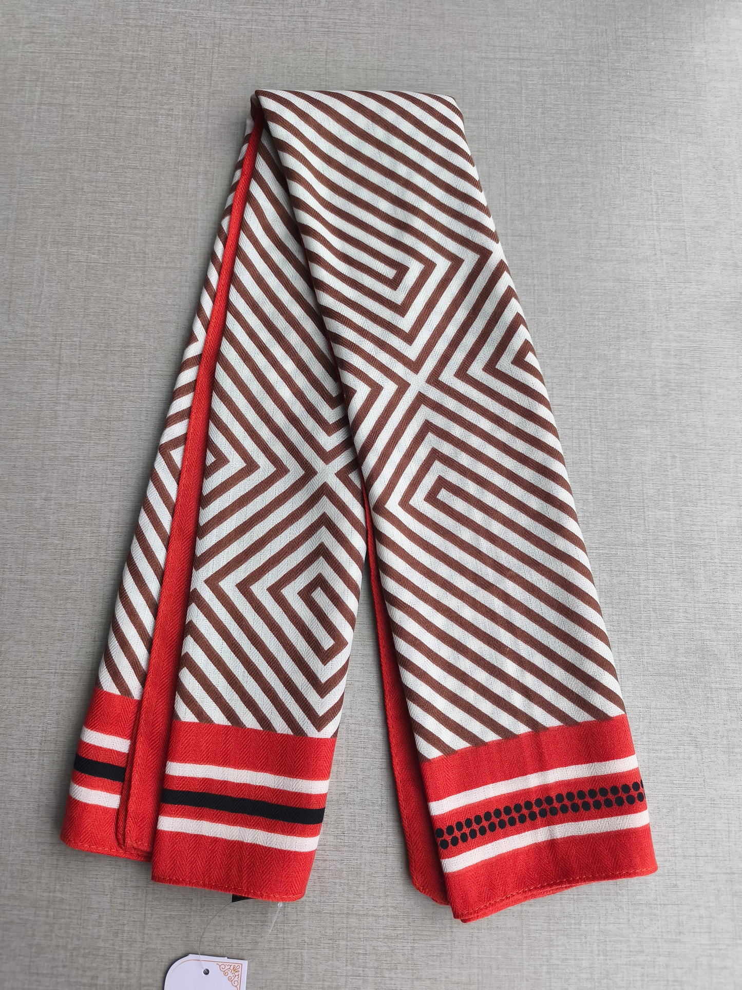 SCARF F1001