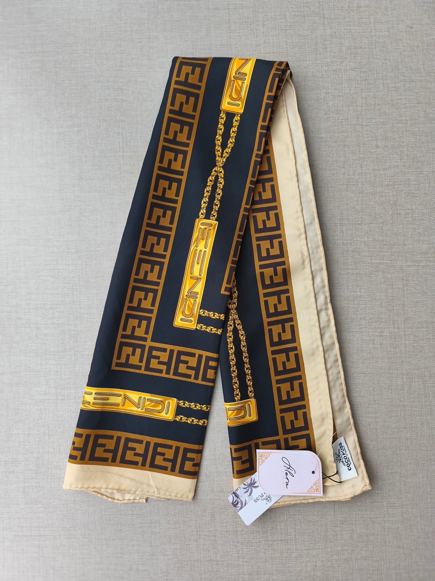 SCARF F1002