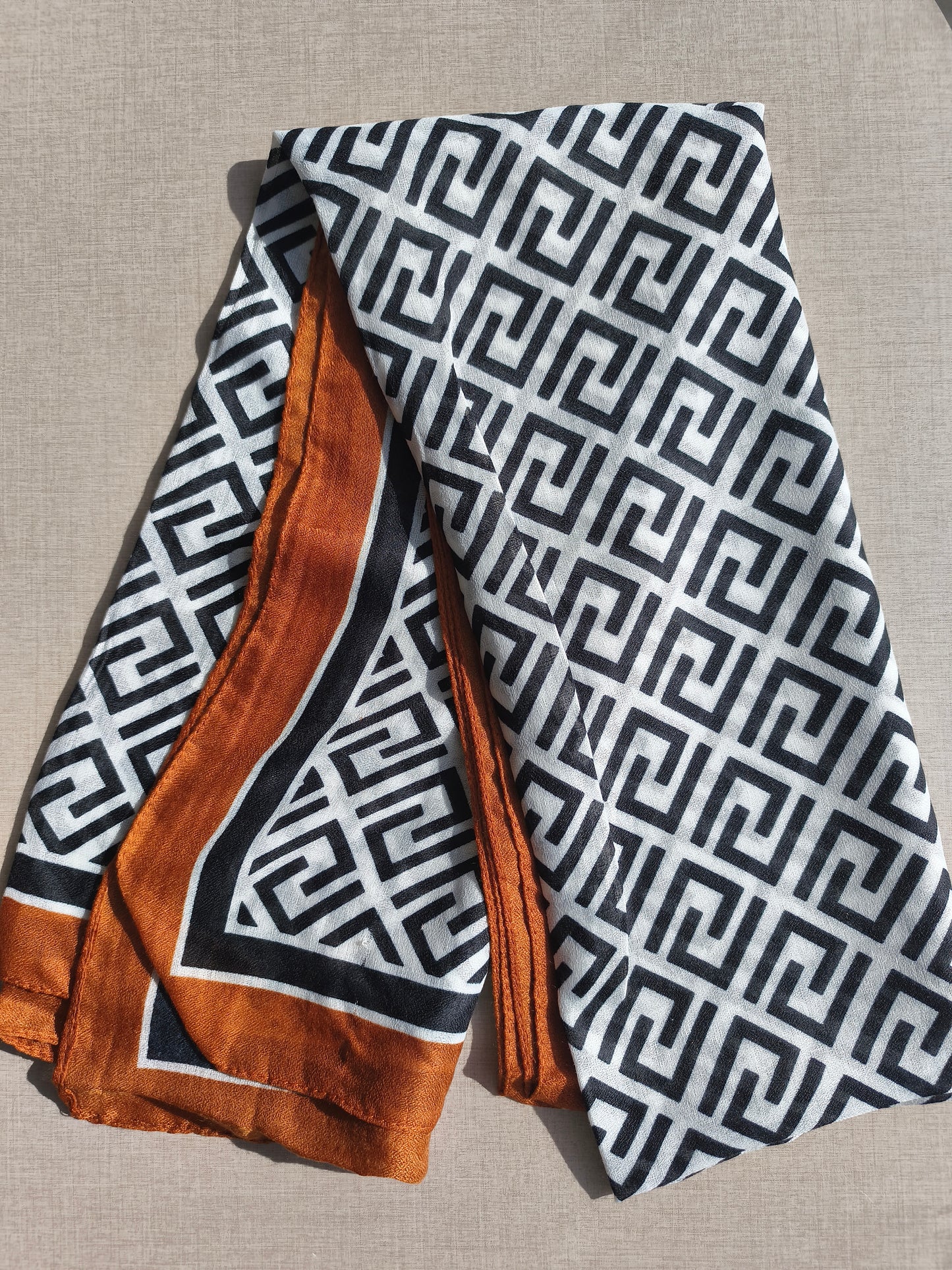 SCARF F1001