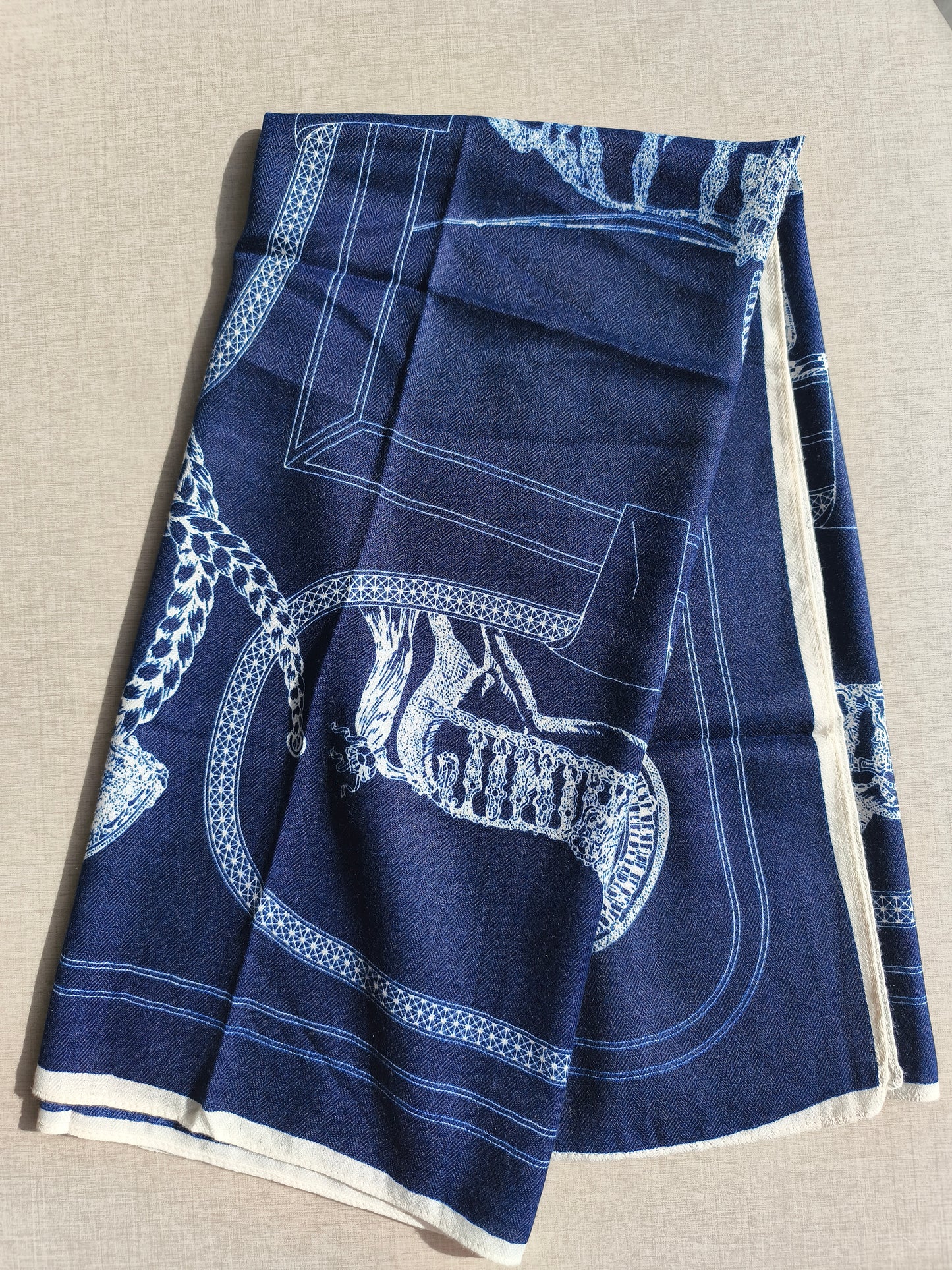 SCARF F1001