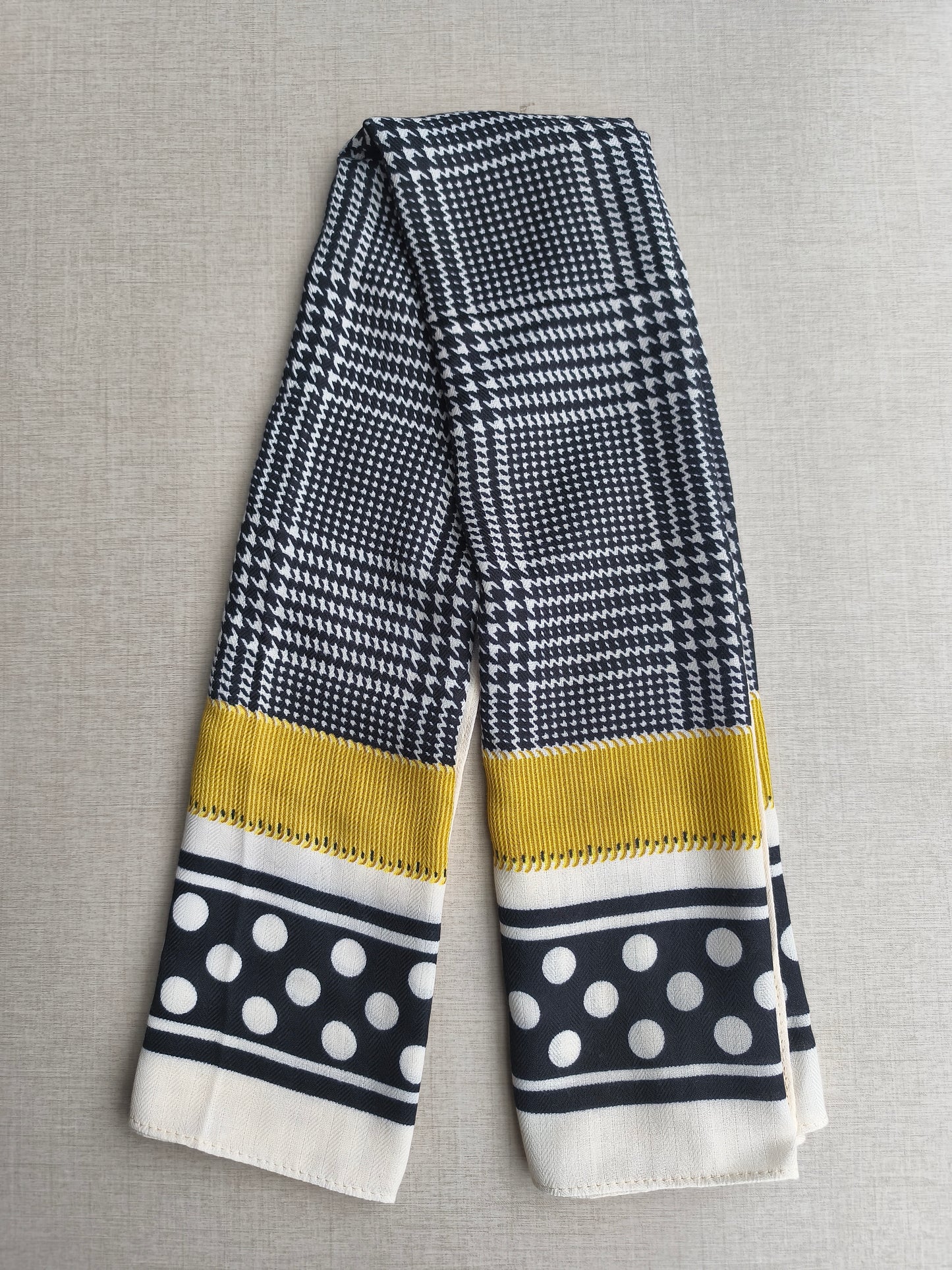 SCARF F1001