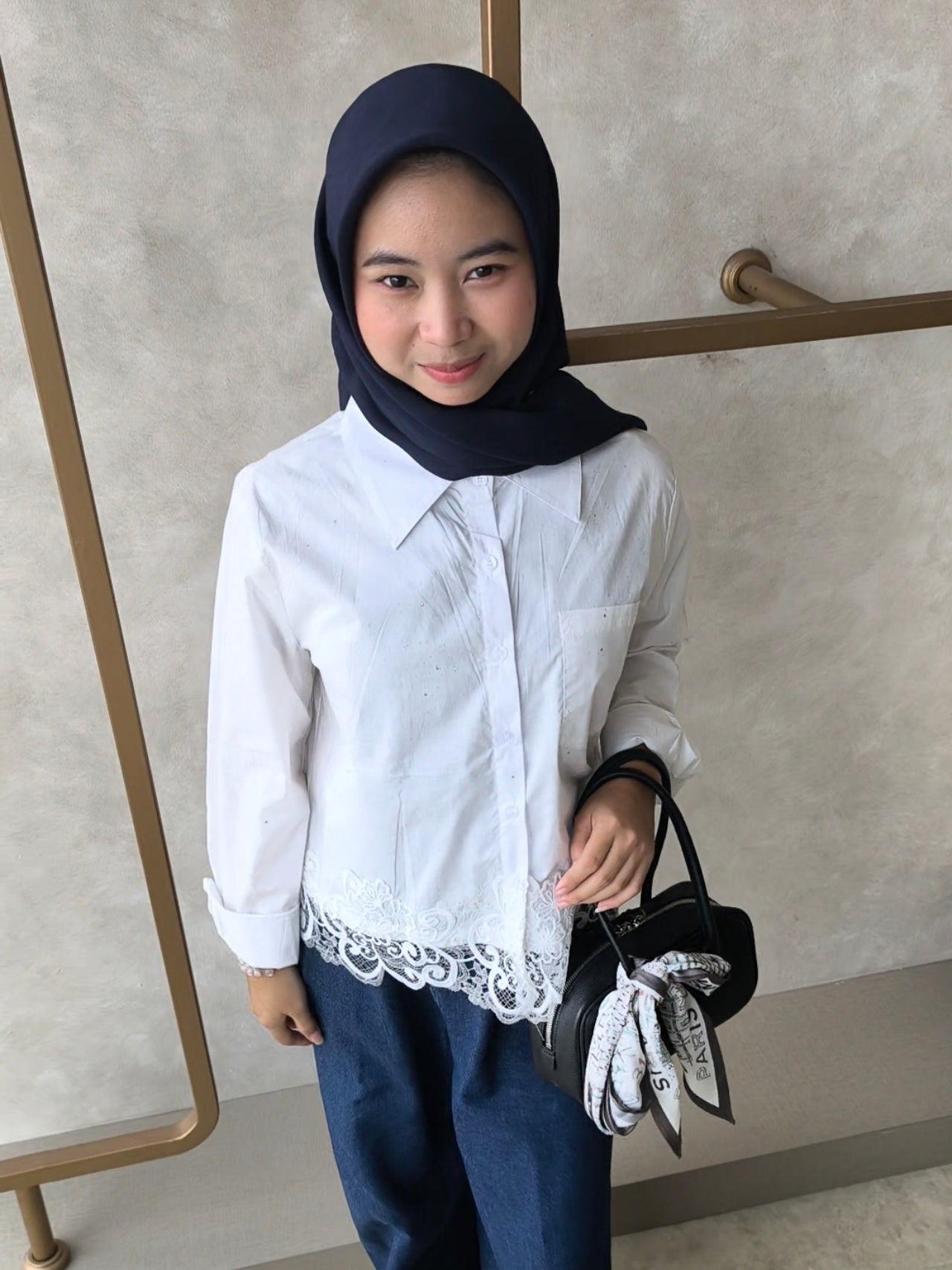 BLUS B3-0018