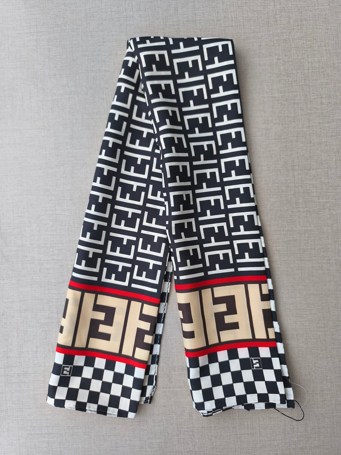 SCARF F1002